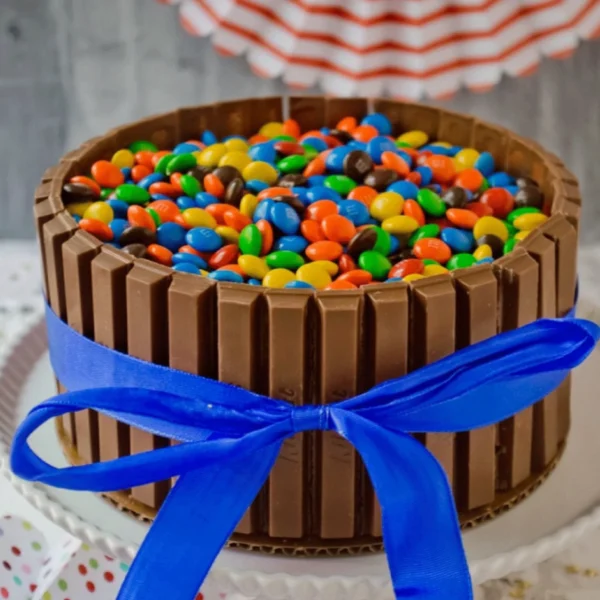 Kitkat Cake